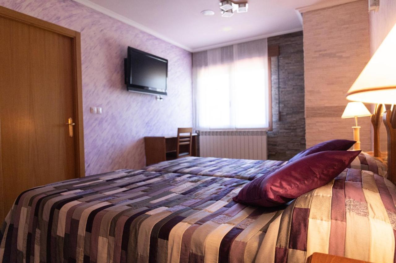 Legaire Etxea Guest House Ibarguren Bagian luar foto