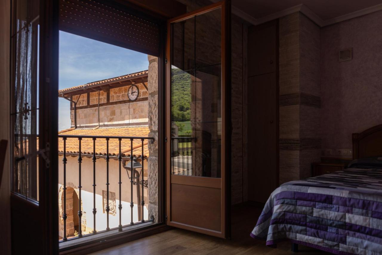 Legaire Etxea Guest House Ibarguren Bagian luar foto